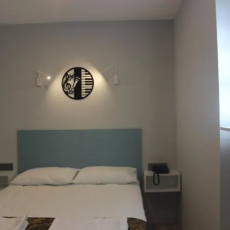 Retro Star Aparthotel