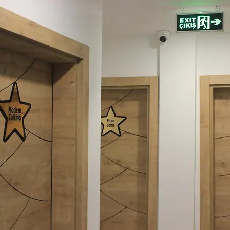 Aparthotel Retro Star